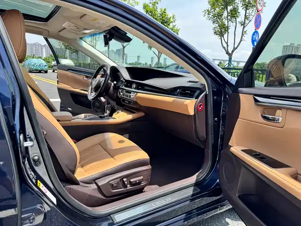Lexus ES 2017