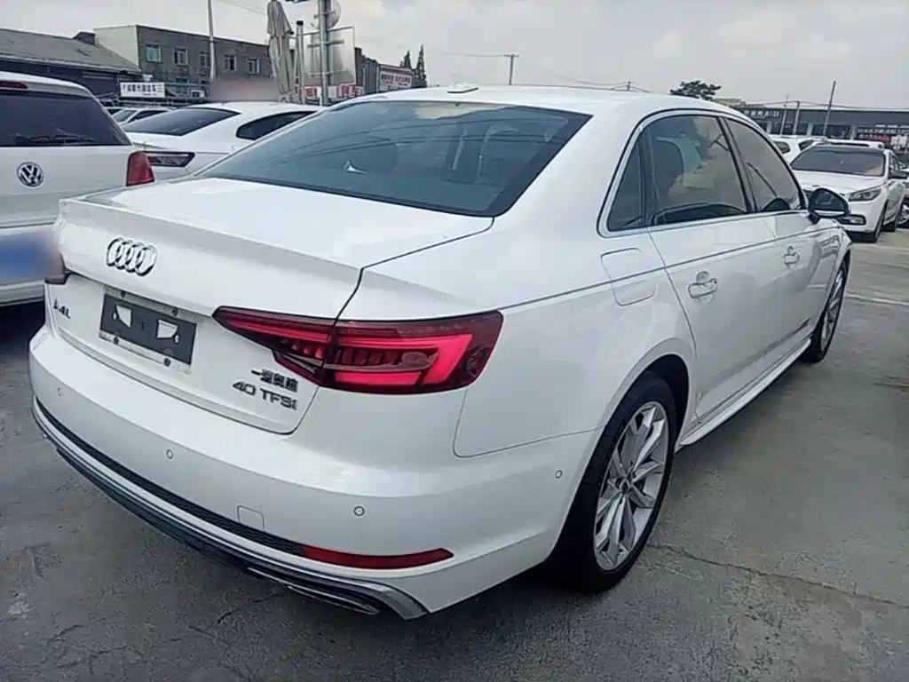 Audi A4L 2019