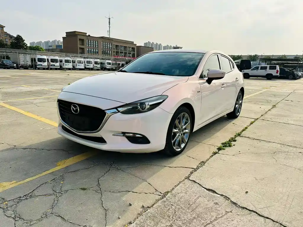 Mazda 3 Axela 2018 — фото 1
