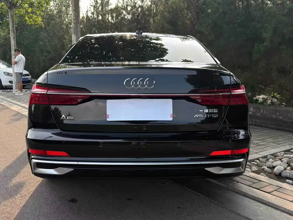 Audi A6L 2023 — фото 4