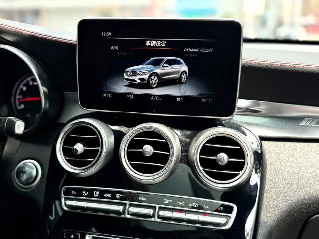 Mercedes-Benz GLC AMG 2018 — фото 14