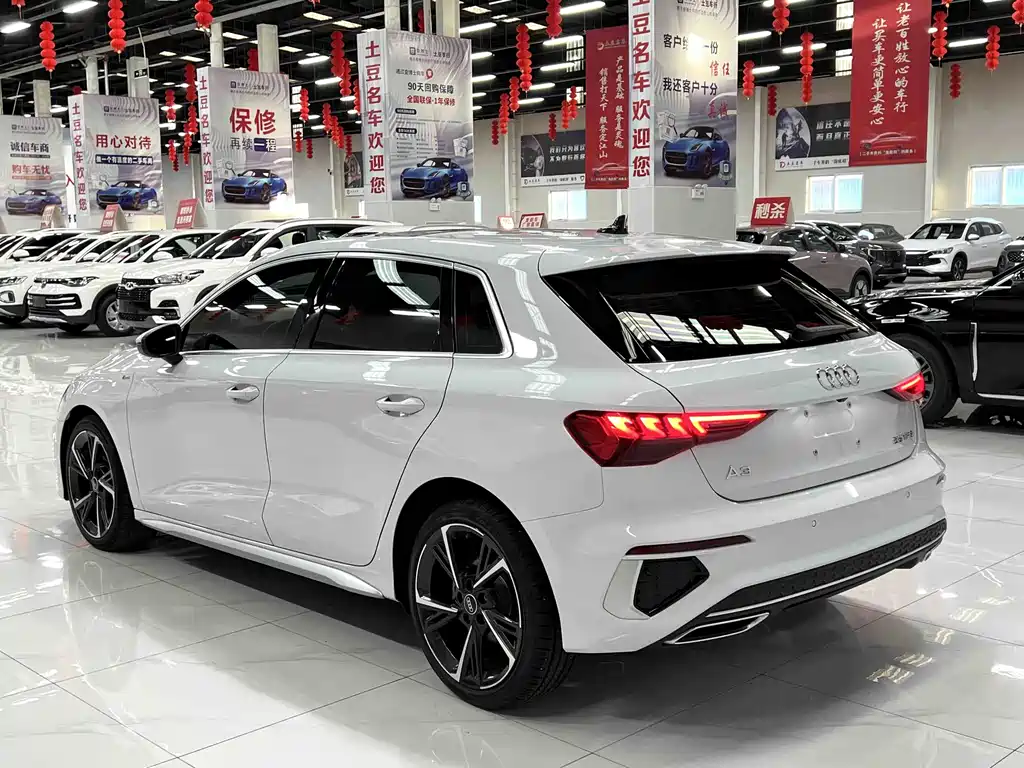 Audi A3 2023 — фото 6