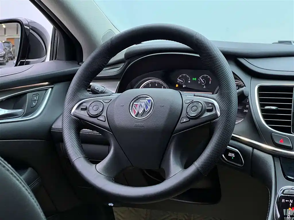 Buick LaCrosse 2022 — фото 28
