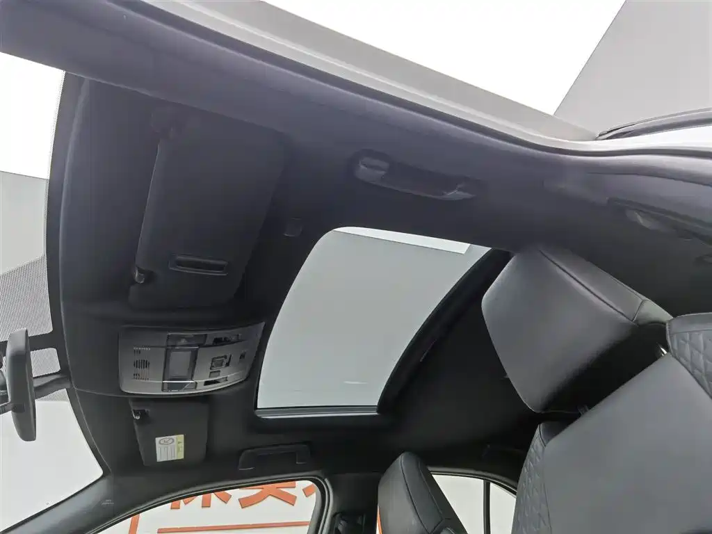 Lexus UX 2021 — фото 14