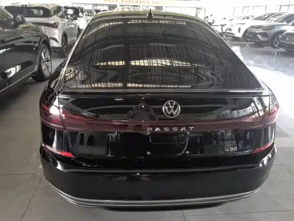 Volkswagen Passat Plug-In Hybrid 2025