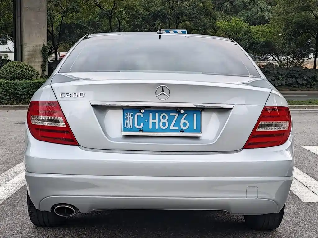 Mercedes-Benz C-Class 2011