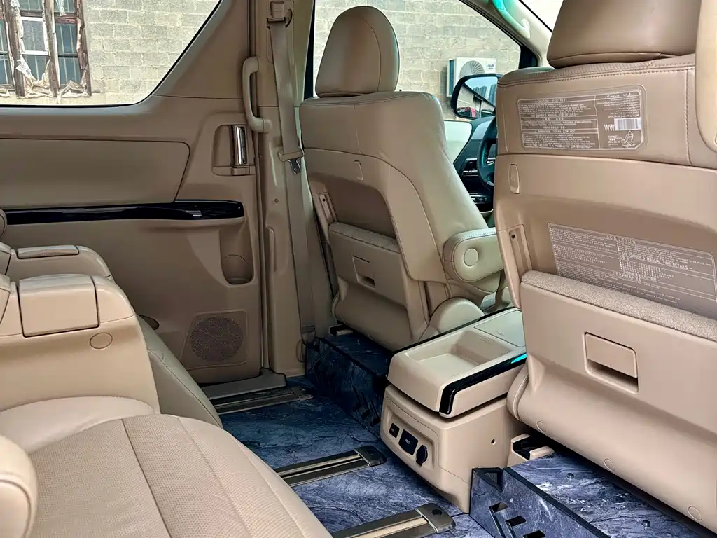 Toyota Alphard 2014 — фото 13