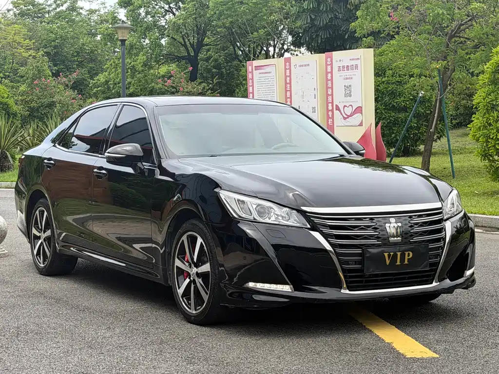 Toyota Crown 2018 — фото 4