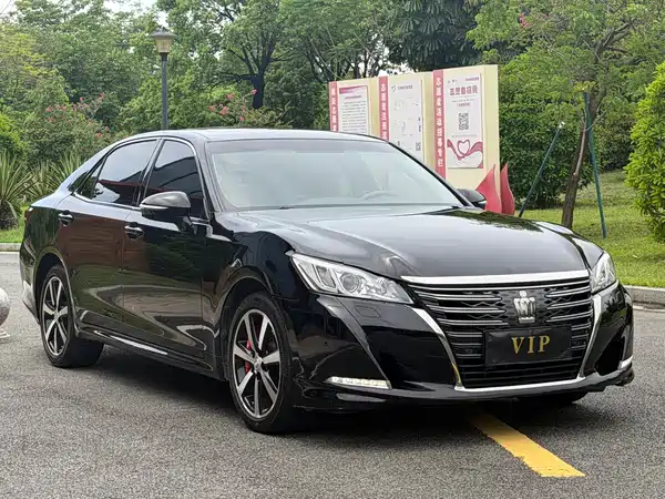 Toyota Crown 2018