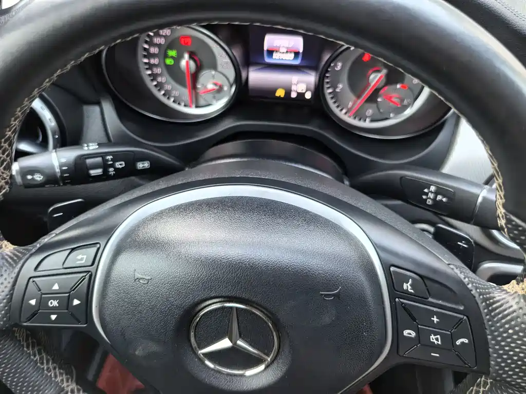 Mercedes-Benz GLA 2016 — фото 17