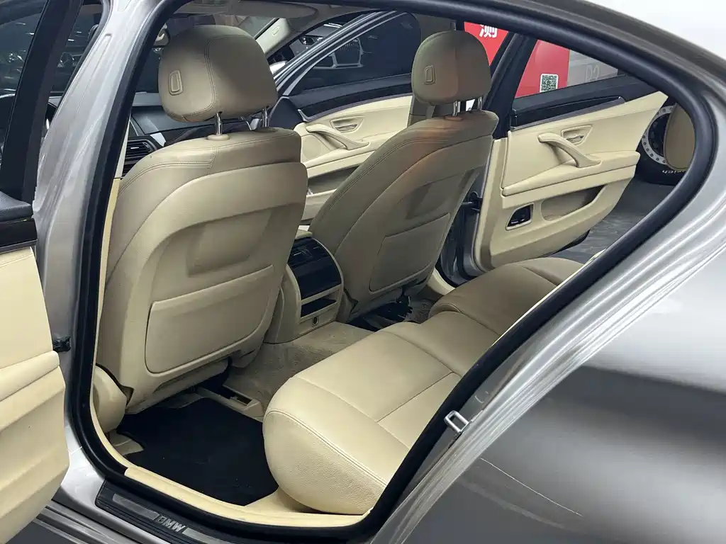 BMW 5 Series 2014 — фото 20