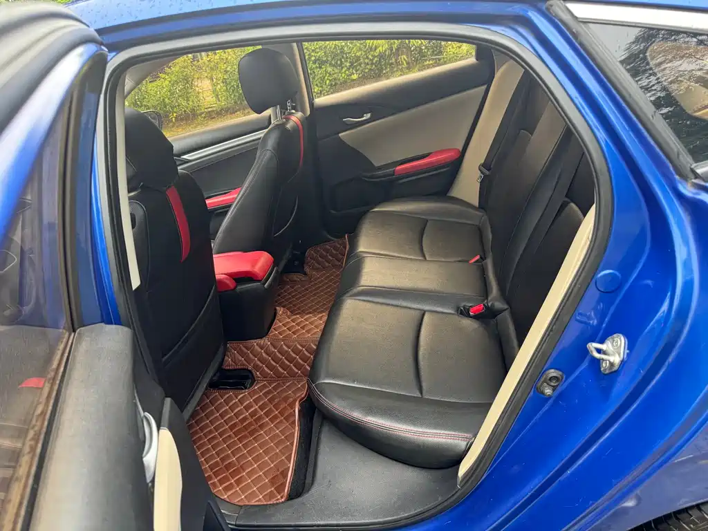 Honda Civic 2017 — фото 16