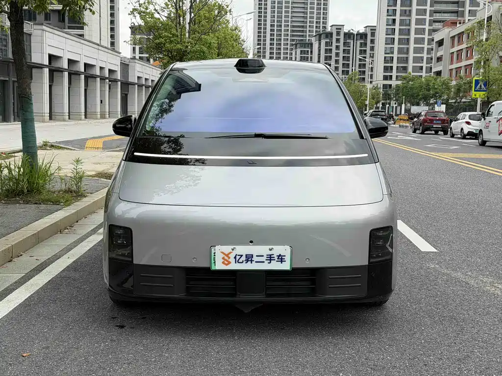 Li Auto Li MEGA 2024