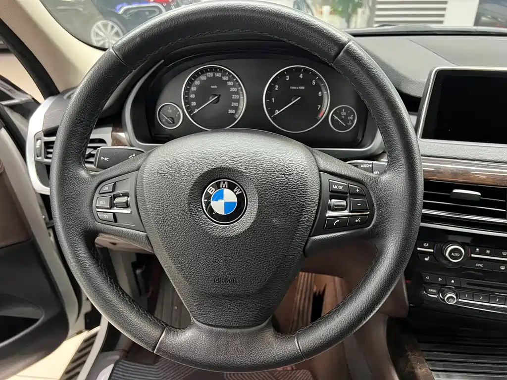 BMW X5 2016 — фото 12