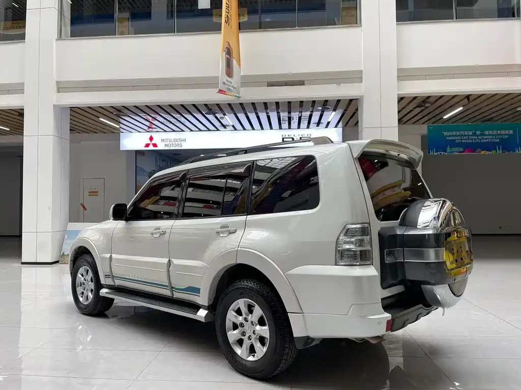 Mitsubishi Pajero 2019 — фото 4