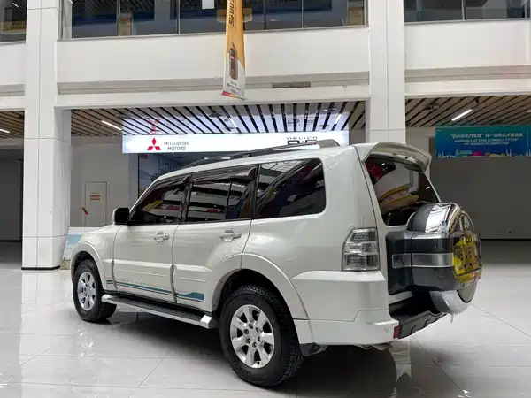Mitsubishi Pajero 2018