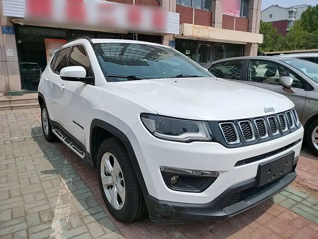 Jeep Compass 2017 — фото 23
