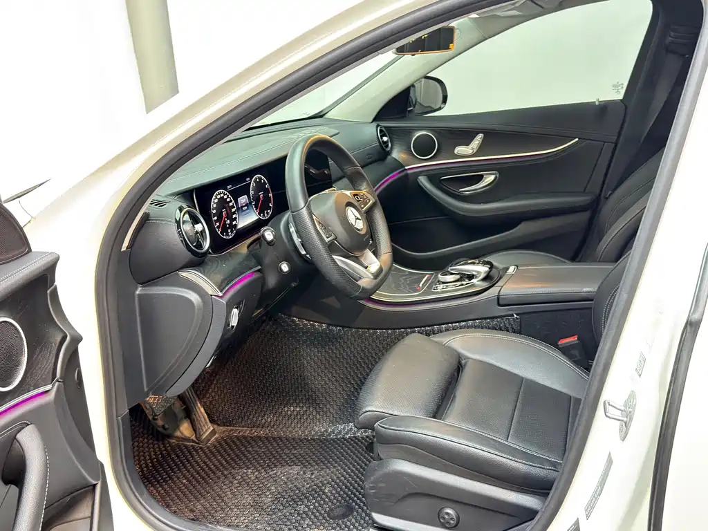 Mercedes-Benz E-Class 2018 — фото 11