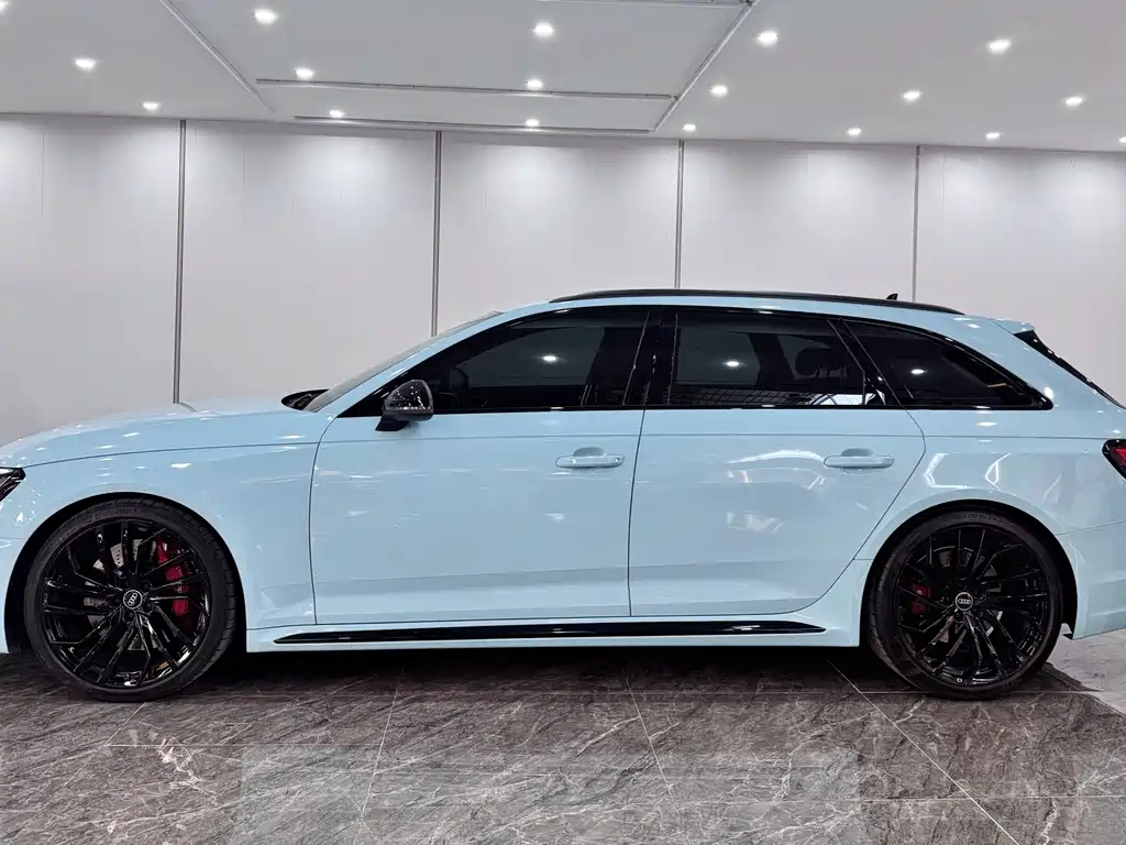 Audi RS 4 2025 — фото 7