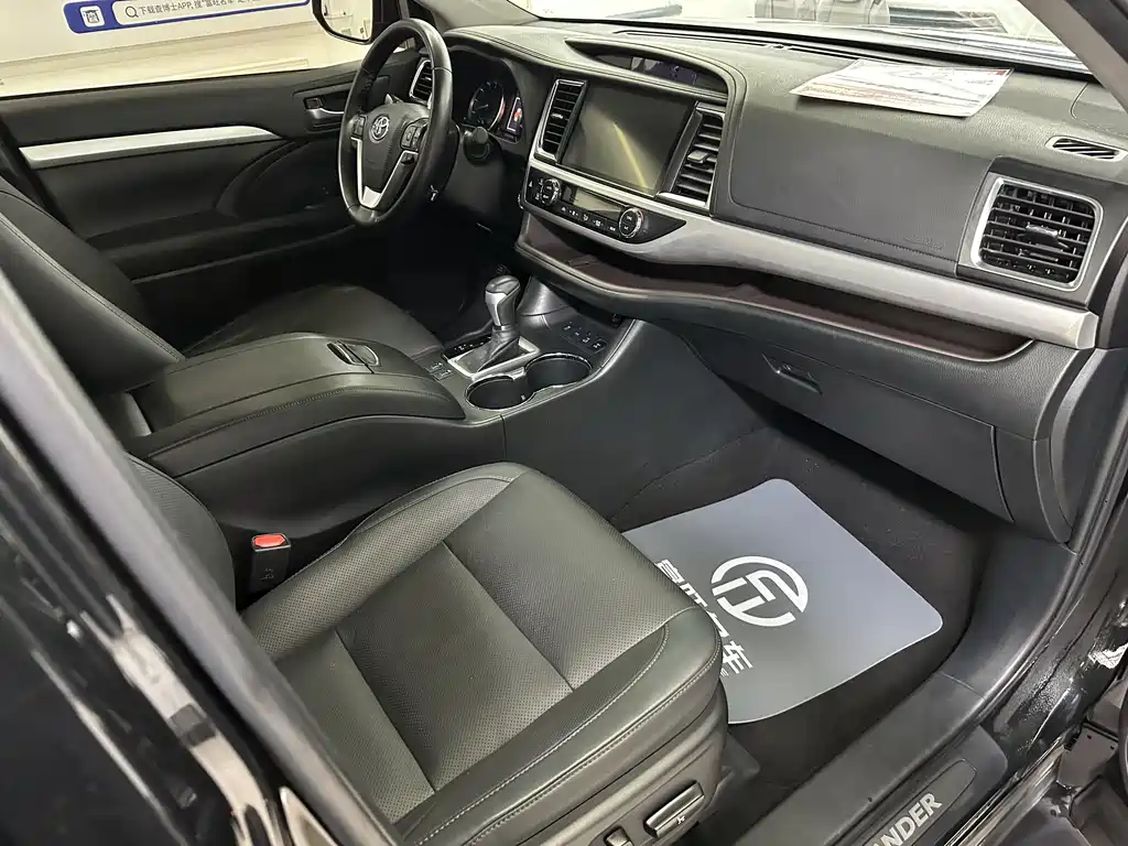 Toyota Highlander 2020 — фото 12