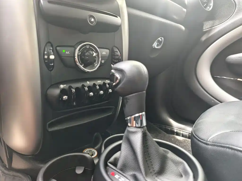 MINI Countryman 2015 — фото 16