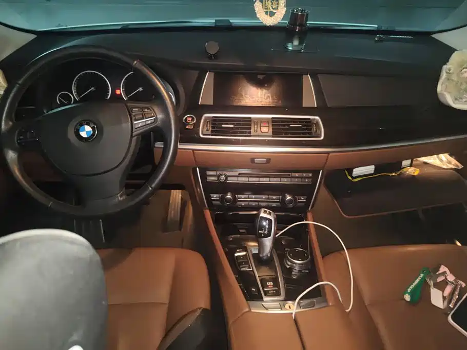 BMW 5 Series GT 2017 — фото 12