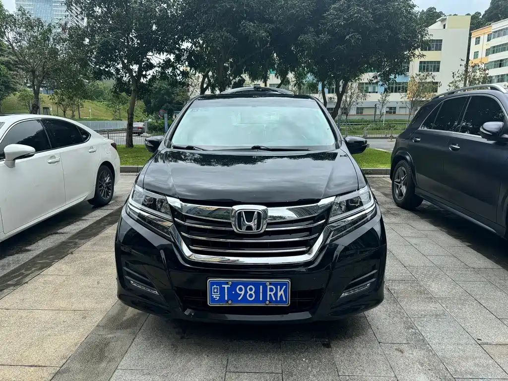 Honda Elysion 2017 — фото 1