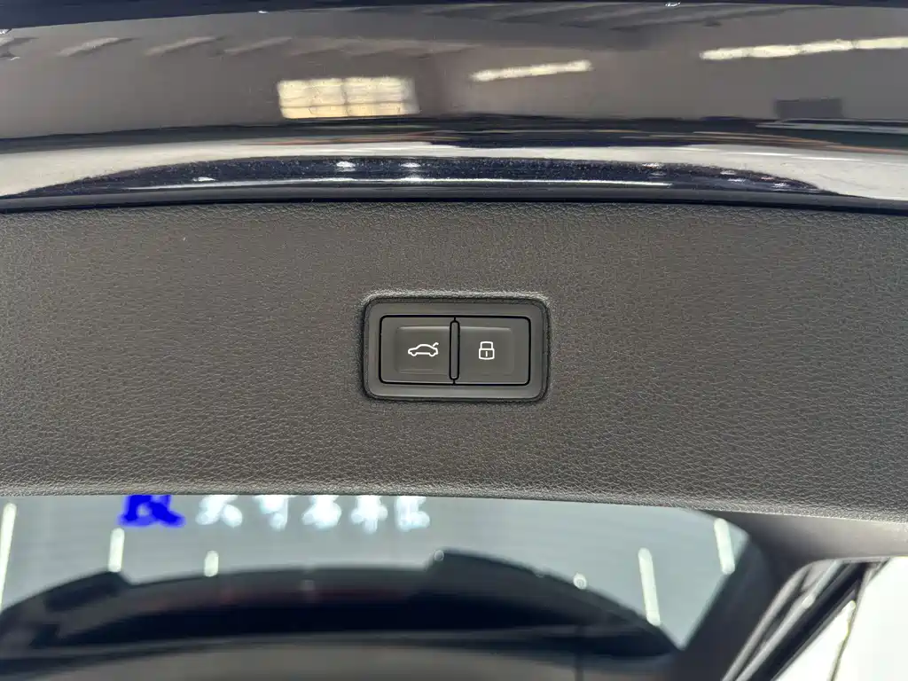 Audi Q7 2020 — фото 17