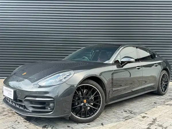 Porsche Panamera 2023