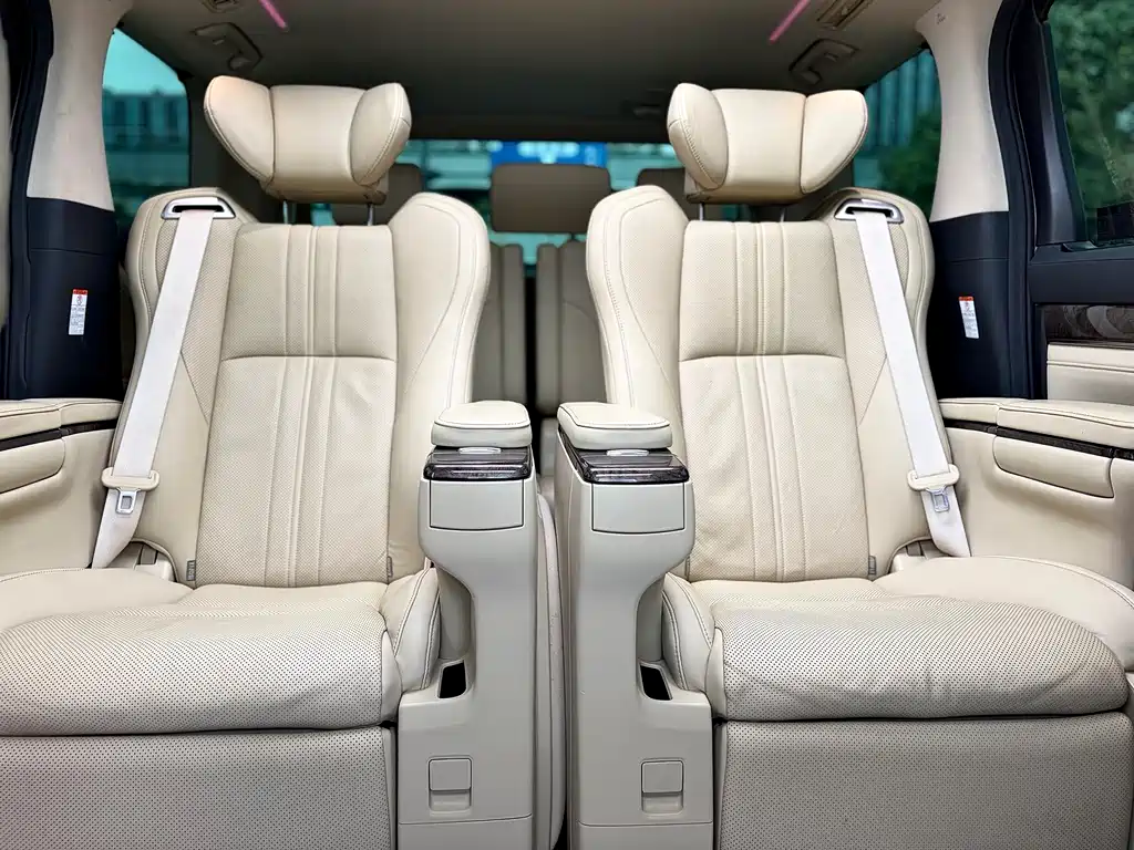 Toyota Alphard 2021 — фото 22