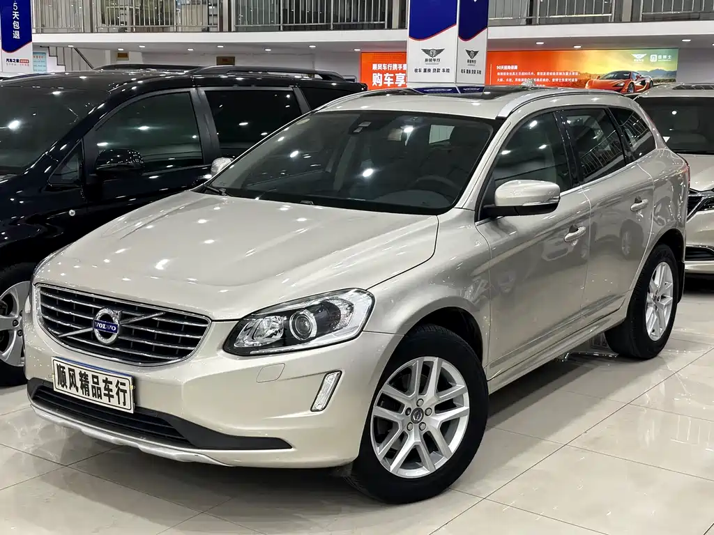 Volvo XC60 2017 — фото 23