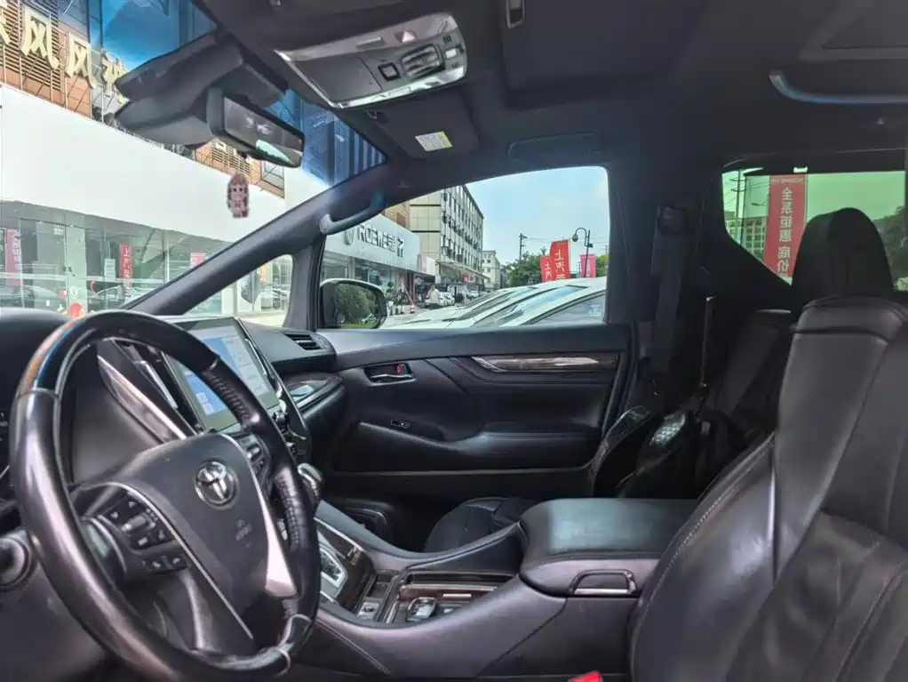 Toyota Alphard 2020
