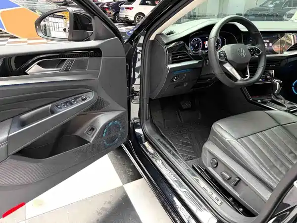 Volkswagen Passat 2023