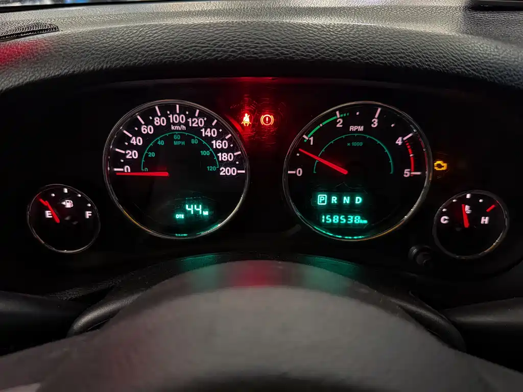 Jeep Wrangler 2015 — фото 16