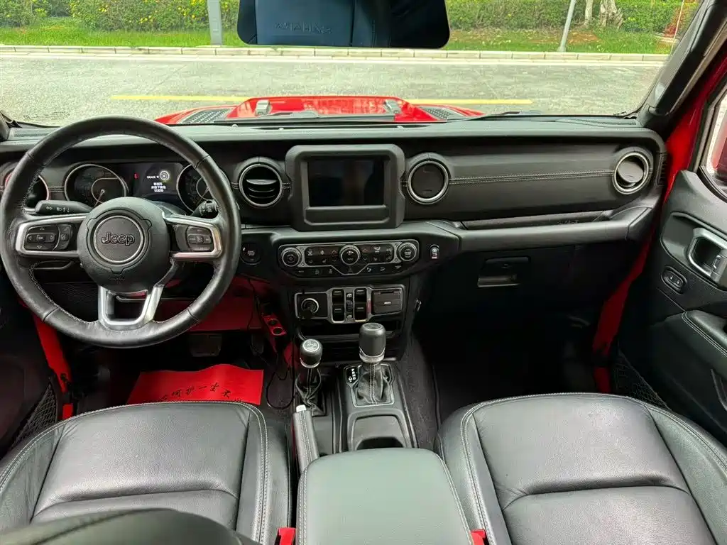 Jeep Wrangler 2019 — фото 12