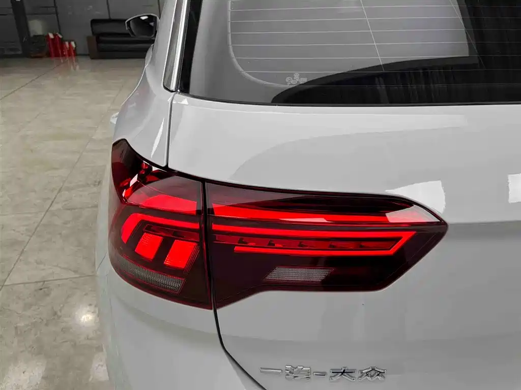 Volkswagen T-Roc 2022 — фото 20