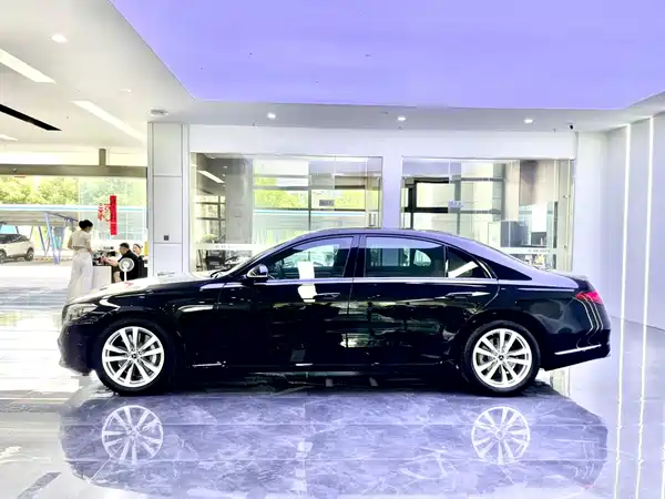 Mercedes-Benz S-Class 2024