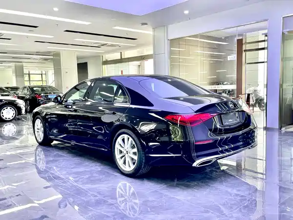 Mercedes-Benz S-Class 2024