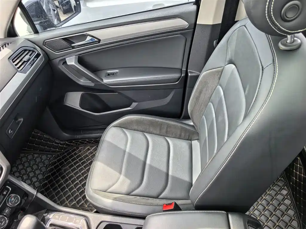 Volkswagen Tiguan L 2020 — фото 11