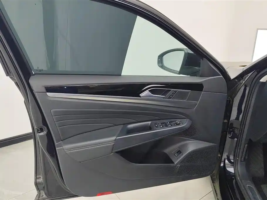 Volkswagen Passat 2025