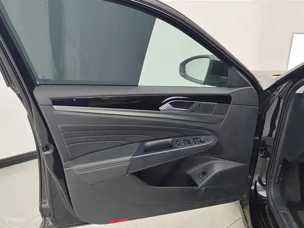 Volkswagen Passat 2025