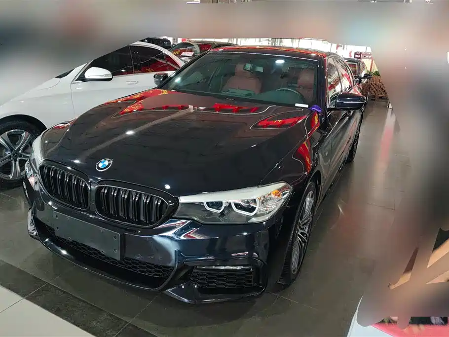 BMW 5 Series 2018 — фото 1