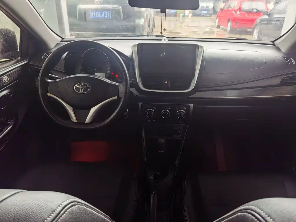 Toyota Yaris L 2019
