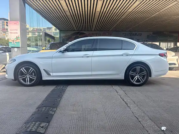 BMW 5 Series 2021