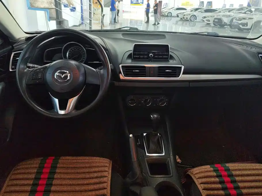Mazda 3 Axela 2015 — фото 12