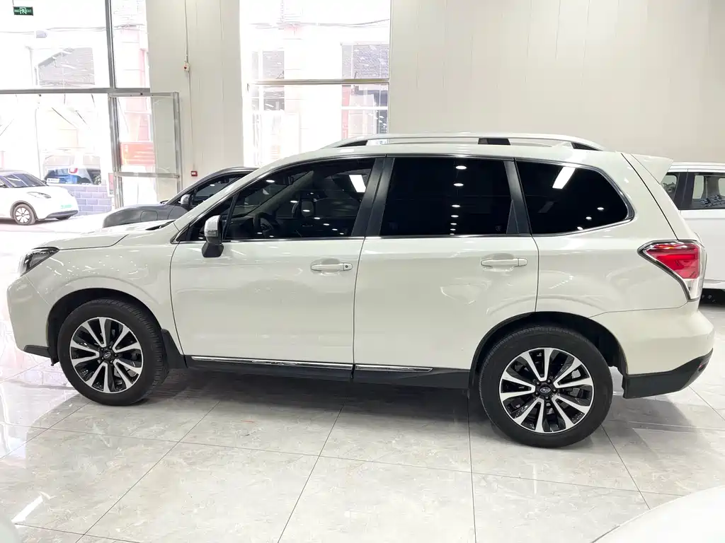 Subaru Forester 2017 — фото 5