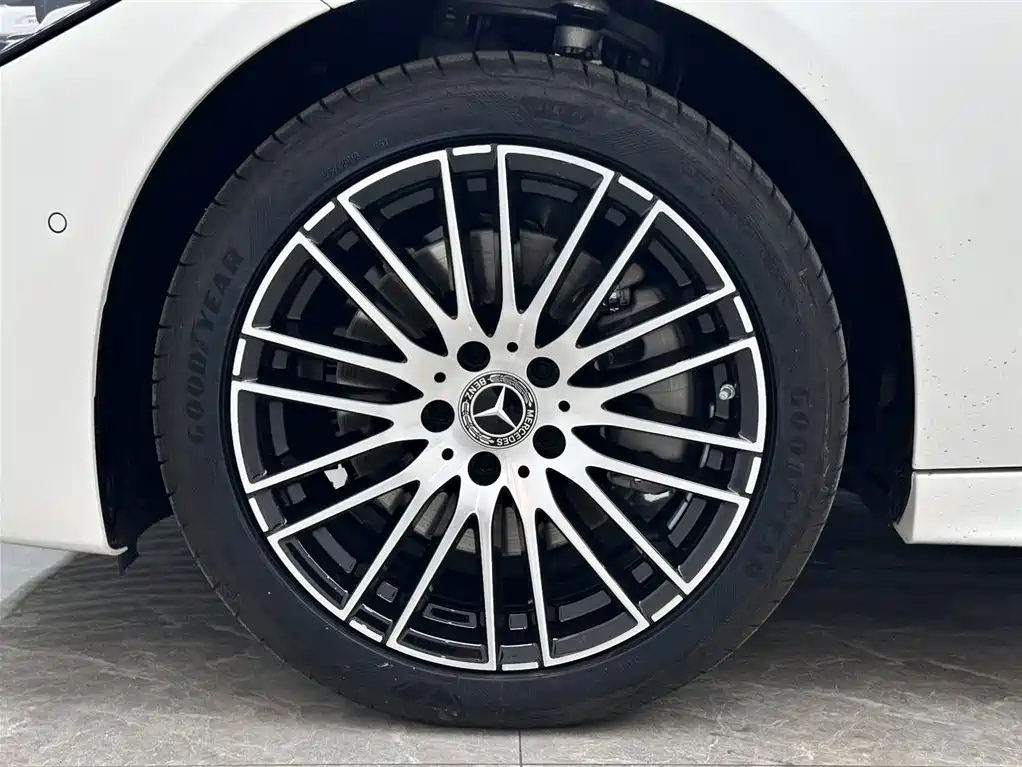 Mercedes-Benz C-Class 2025 — фото 20