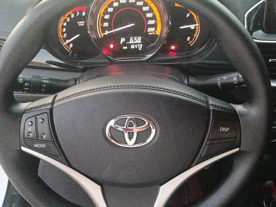 Toyota Yaris L 2022 — фото 15