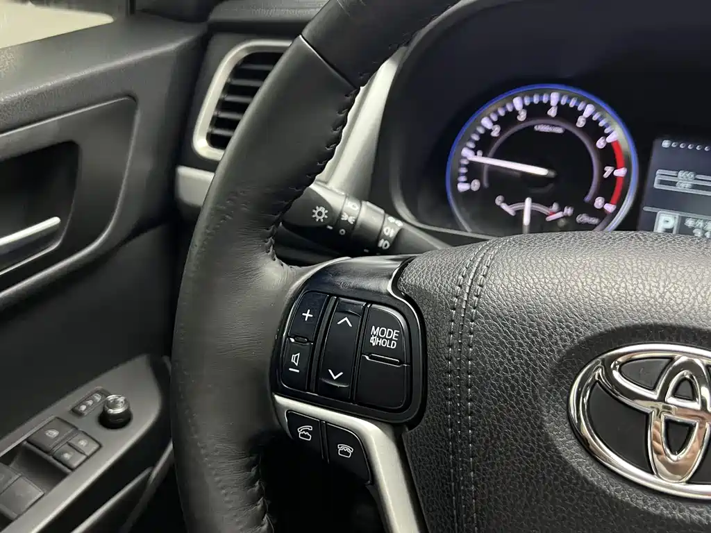 Toyota Highlander 2016 — фото 32