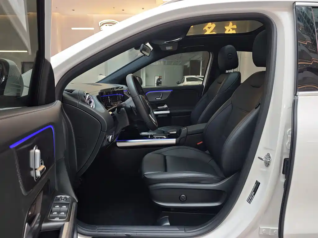 Mercedes-Benz GLA 2023